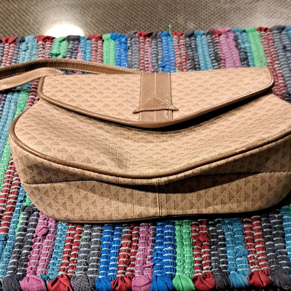 VINTAGE Liz Claiborne Tan Shoulder Bag